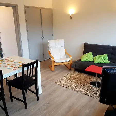 Appartement Rénové Lumineux Proche Centre *